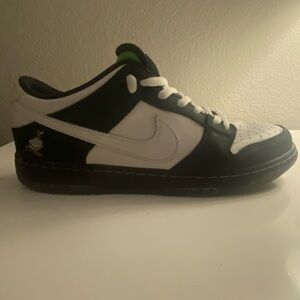 US 9 Nike Dunk Low Pro SB Staple ‘Panda Pigeon’